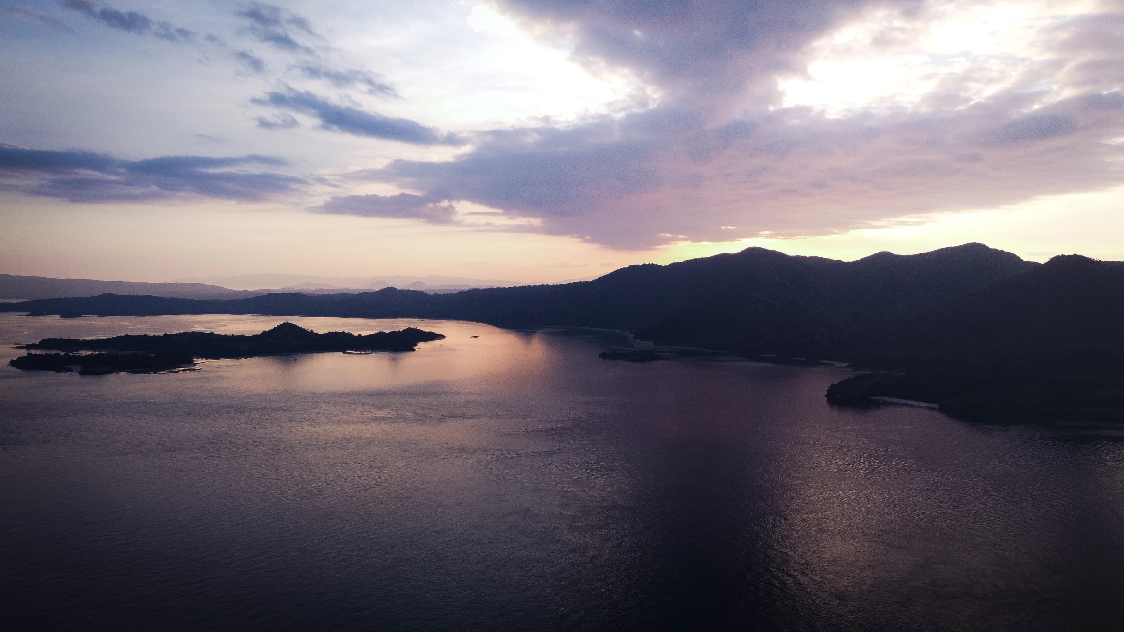 Senja di Flores